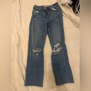 Abercrombie 90s straight jeans. Dark & slightly distressed. Curve love line.